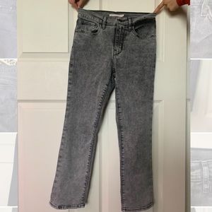 Levi’s grey ankle length straight leg